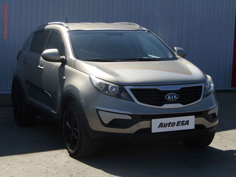 Kia Sportage (2011) 1.7CRDi, 2.maj,ČR, AC, tažné - fotografie inzerátu