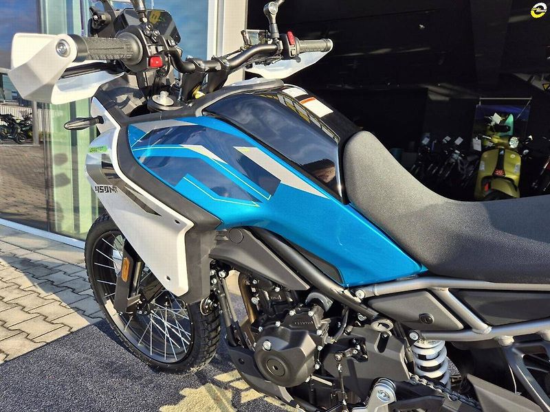 CFMOTO 450 MT-R (2026) - fotka 68 z 78