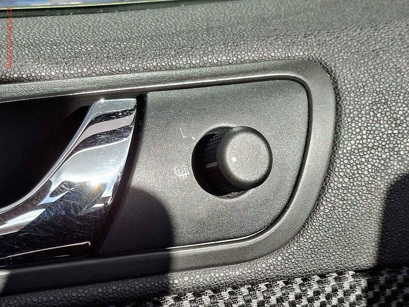 Škoda Fabia (2004) 1.4 TDi, ČR, AC, výhřev sed - fotka 15 z 17