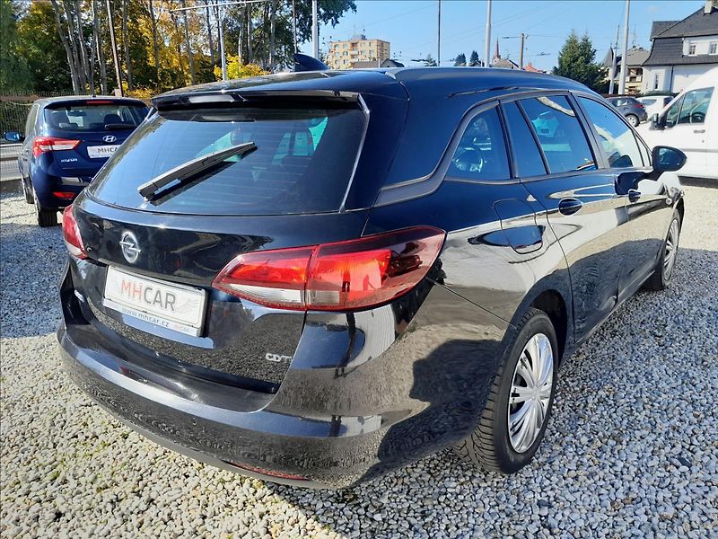Opel Astra 1,6 CDTi 81kW - fotka 7 z 49