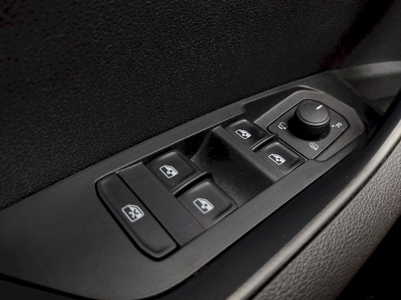 Škoda Karoq (2023) SportLine Plus 1,5 Tsi 110 Kw - fotka 24 z 35
