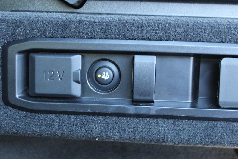 BMW Řada 5 BMW 520d xDrive Touring - fotka 27 z 28