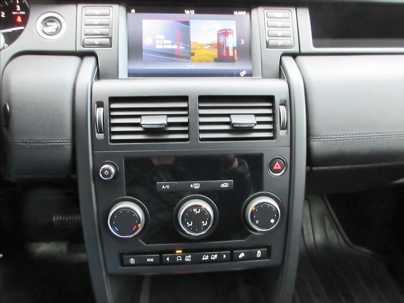 Land Rover Discovery Sport 2,0 TD4 110Kw, AWD, Nové v ČR - fotka 19 z 31
