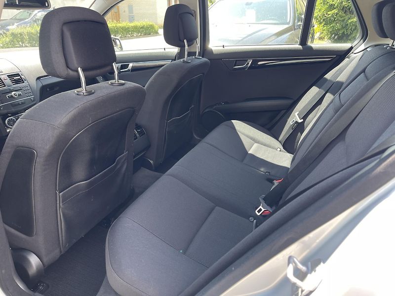 Mercedes-Benz Třídy C 200 CDI 100 KW ALU SERVIS - fotka 13 z 14