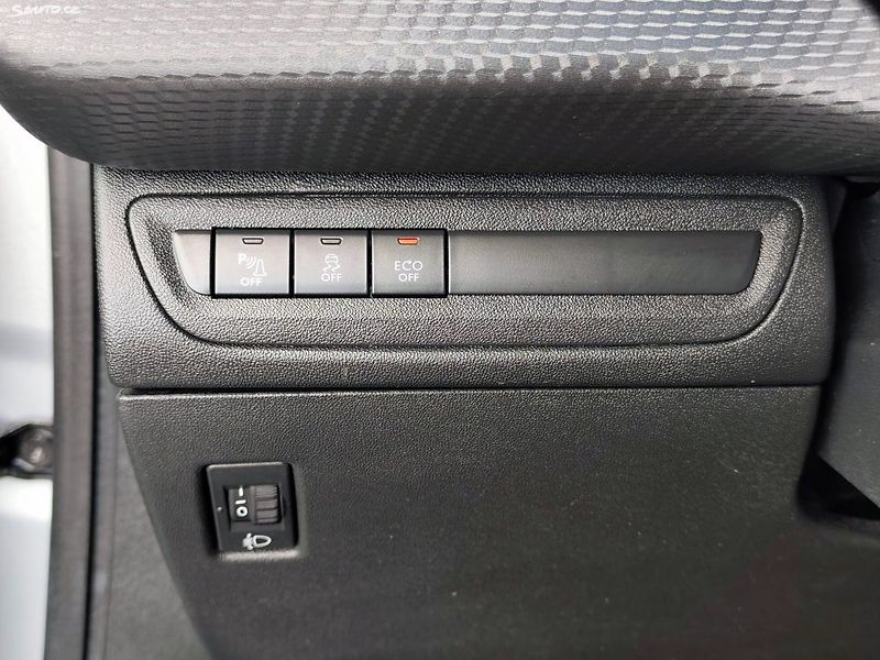Peugeot 208 (2017) - fotka 22 z 32