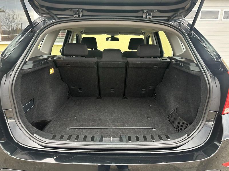 BMW X1 2.0D SDrive/Automat/95tisKM - fotka 18 z 27