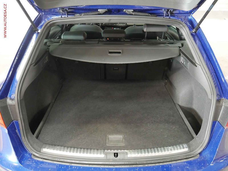 Seat Leon (2019) 2.0 TDI, 1.maj, DSG, navi - fotka 7 z 23