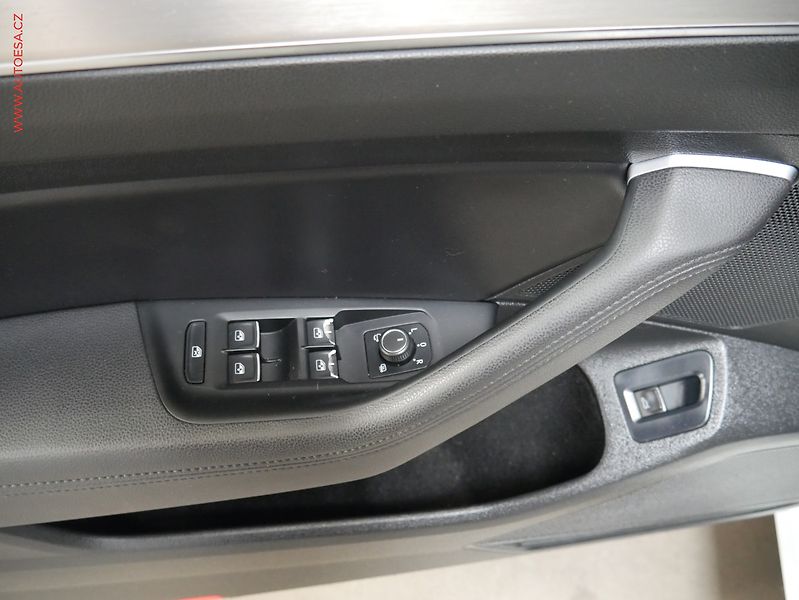Volkswagen Passat (2018) 1.8 TSi, ČR, Comfortline - fotka 11 z 18