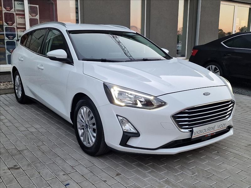 Ford Focus 1.5TDCI Titanium,ČR,1.Majitel - fotka 3 z 46
