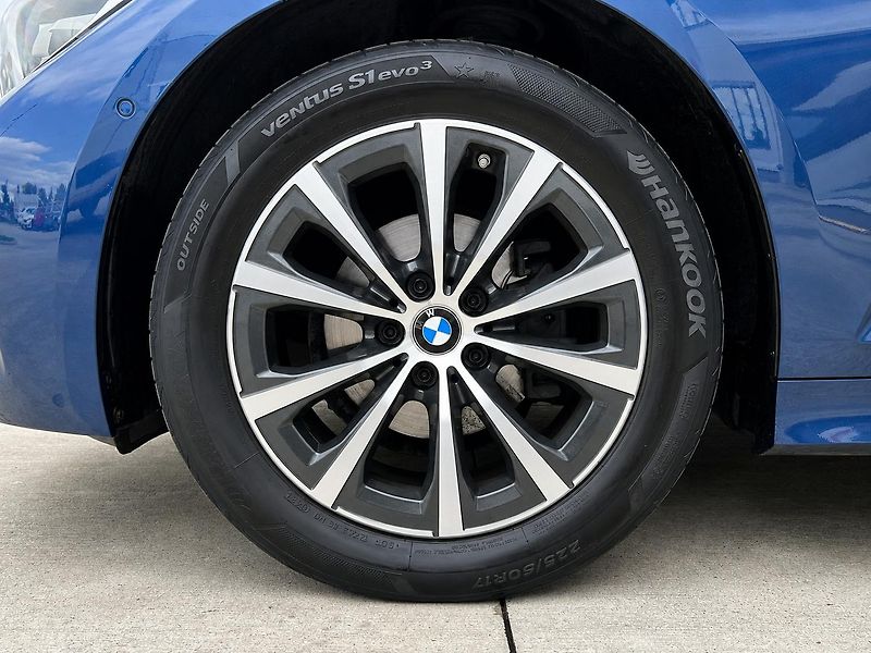 BMW Řada 3 318i A/T Model Advantage - fotka 26 z 26