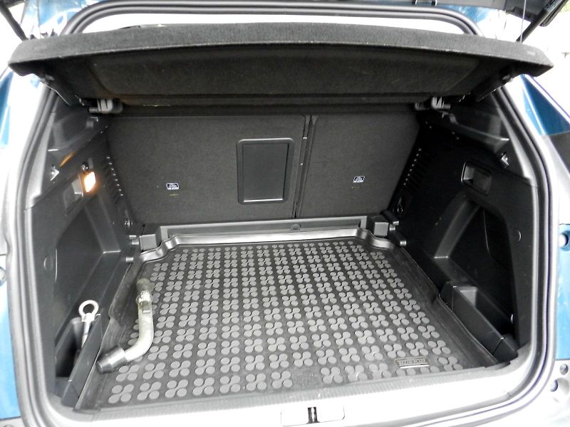 Peugeot 3008 1.5 BlueHDi 96 kW NOVÝ MOTOR - fotka 9 z 14