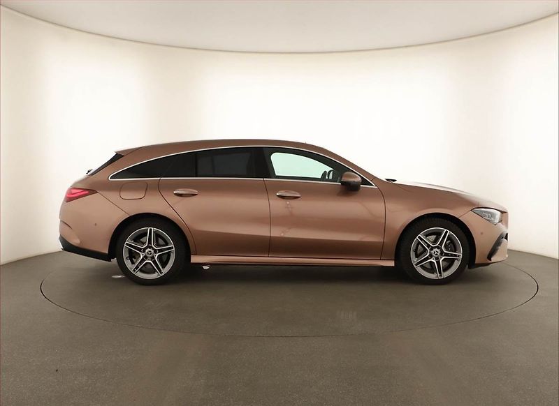 Mercedes-Benz CLA (2023) 250 e - fotka 6 z 19