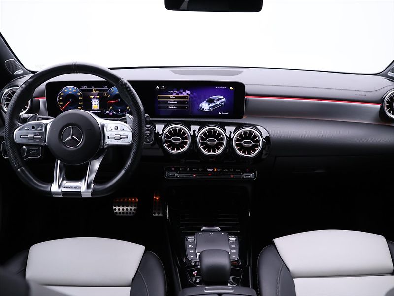 Mercedes-Benz CLA 2,0 35 AMG 225kW 4MATIC DPH CZ - fotka 33 z 40