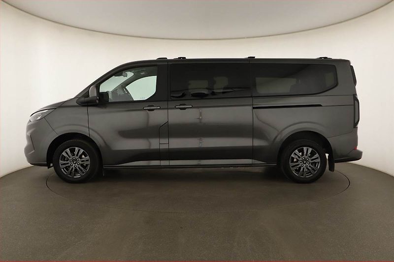 Ford Tourneo Custom (2025) Titanium 2.0 EcoBlue, ČR - fotka 3 z 15