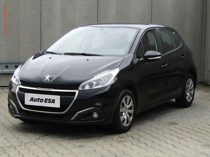 Peugeot 208 (2018) 1.2i, ČR, AC - fotka 3 z 20