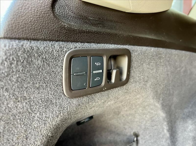 Audi Q7 3,0 TDi  MATRIX  VZDUCH  200kW - fotka 18 z 54