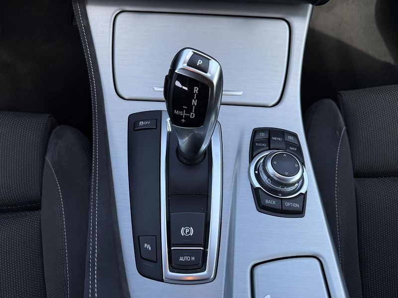 BMW Řada 5 530d (F11) M-paket 180kW - fotka 13 z 21