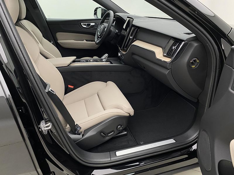 Volvo XC60 (2026) B5 AWD AUT BRIGHT PLUS  - fotka 22 z 62