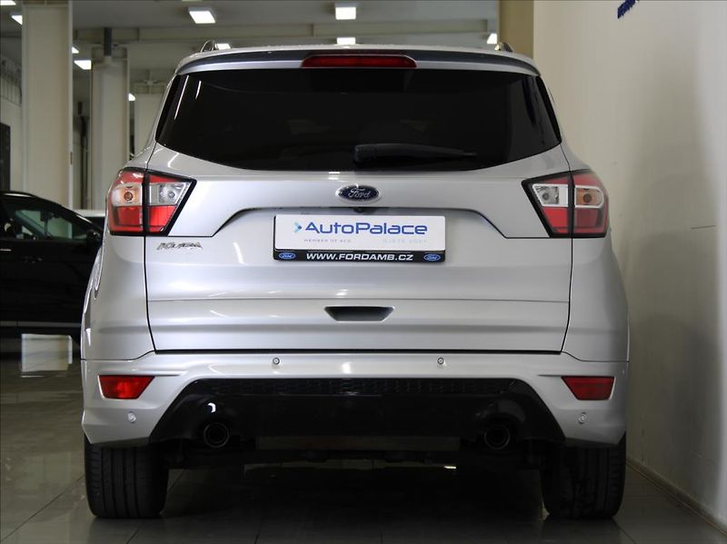 Ford Kuga 2,0 EBlue 132kW 4x4 AT ST-line - fotka 4 z 23