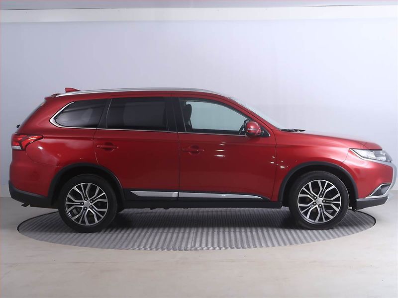 Mitsubishi Outlander (2019) Intense 2.0, LPG, 4X4 - fotka 6 z 22