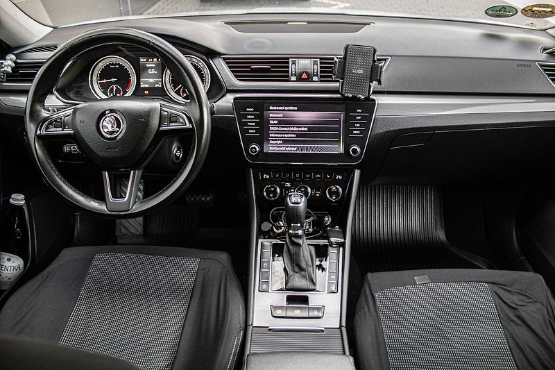 Škoda Superb - fotka 31 z 35