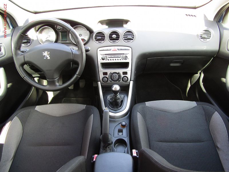 Peugeot 308 (2008) 1.6, autoAC, temp - fotka 8 z 15