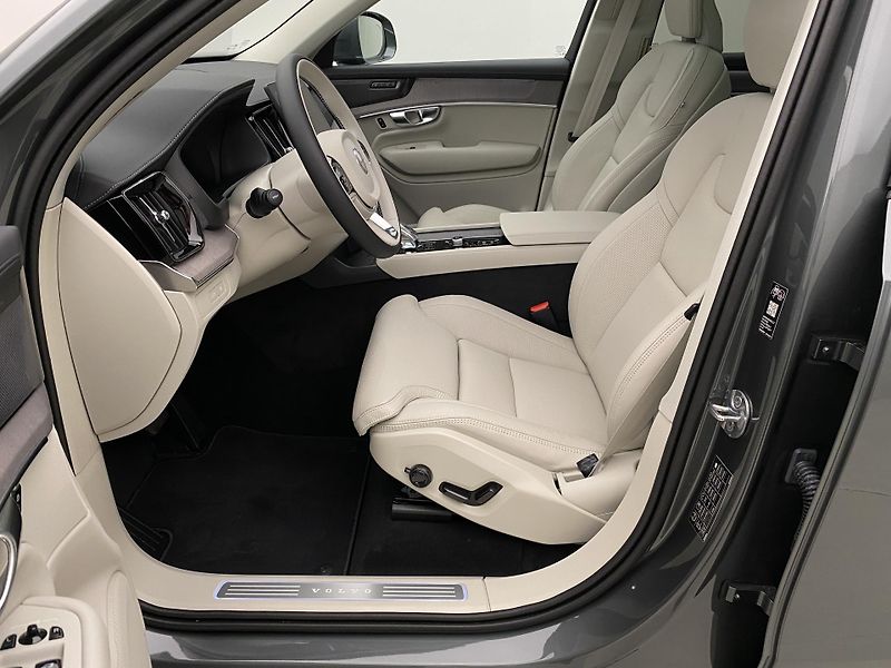 Volvo XC90 (2026) T8 AWD Plug-in BRIGHT PLUS 7m - fotka 3 z 71