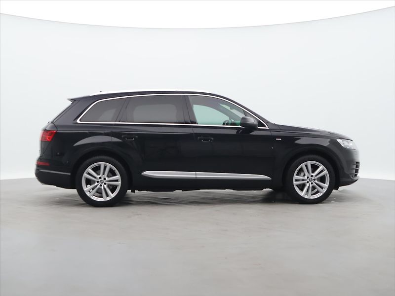 Audi Q7 3,0 TDI 200kW quattro 1.Maj. - fotka 8 z 32