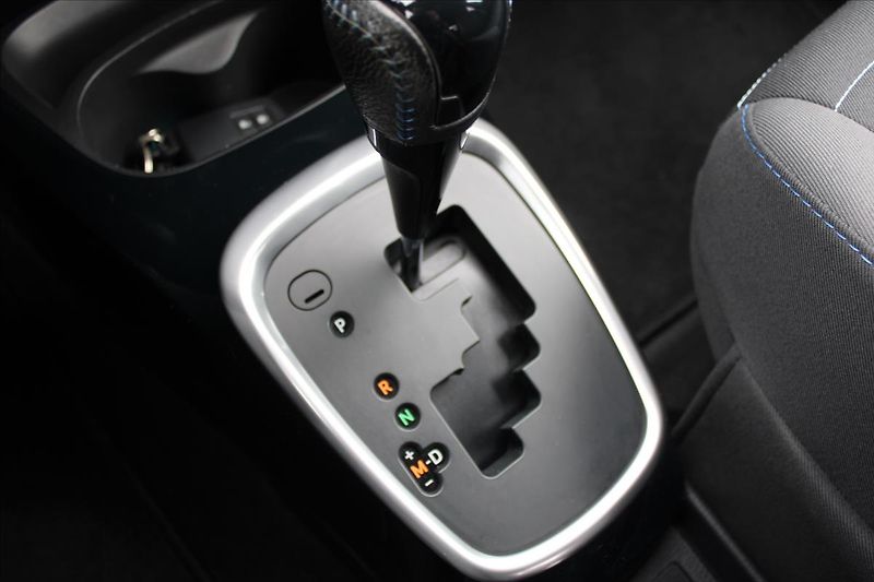 Toyota Yaris 1,5 VVT-i  ČR,A/T,SELECTION - fotka 16 z 29