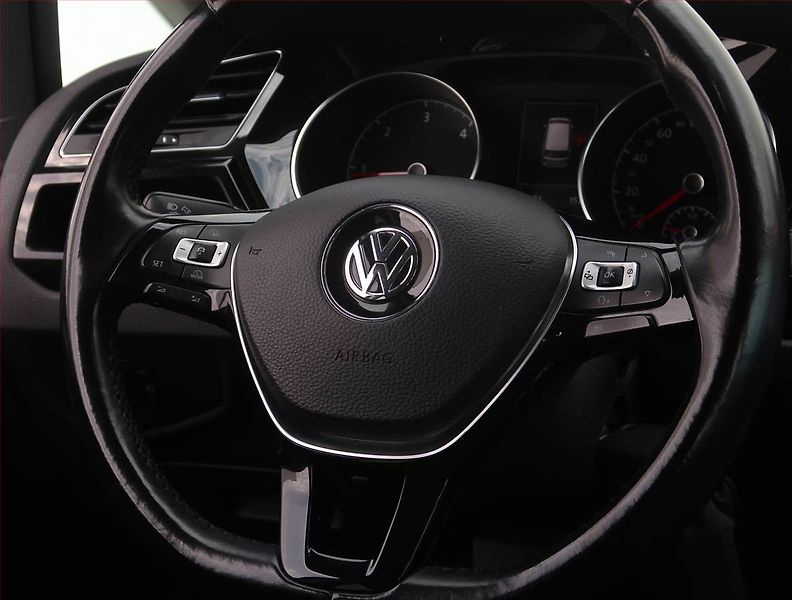 Volkswagen Touran (2018) Highline 2.0 TDI, Serv.kniha - fotka 16 z 19