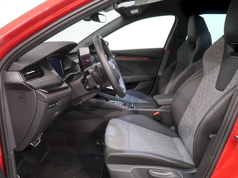 Škoda Octavia (2025) SPORTLINE 2.0TSI 150KW CANTON - fotka 13 z 42