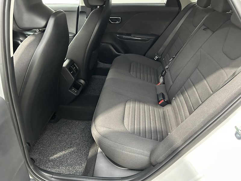 Kia K4 1.6 T-GDi EXCLUSIVE 110 KW (20 - fotka 8 z 29