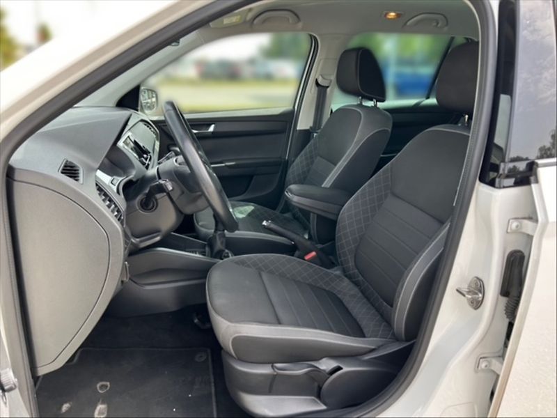 Škoda Fabia 1,0 TSI 70 Ambition - fotka 7 z 11