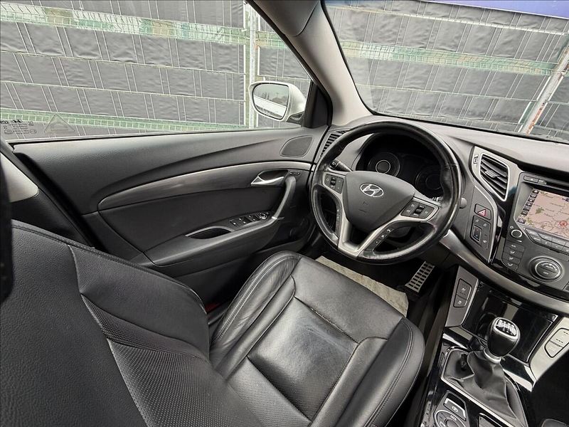 Hyundai i40 1.7 CRDi Premium Blue/Panorama - fotka 5 z 18