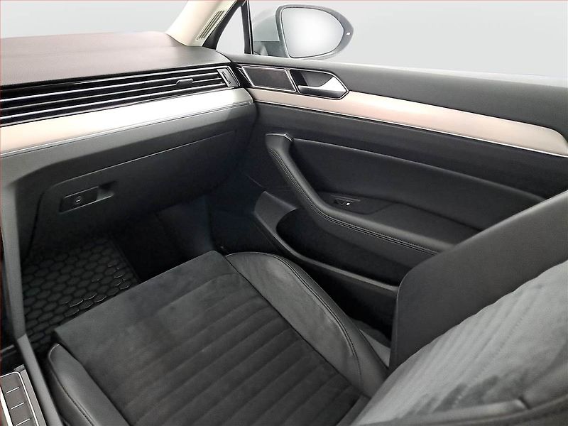 Volkswagen Passat (2019) 2.0 TDI, Kůže, Tempomat - fotka 8 z 23