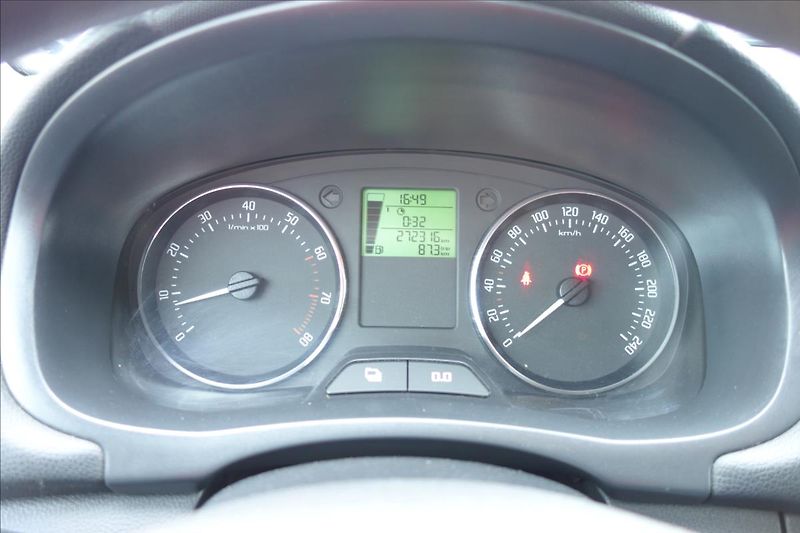Škoda Fabia 1,4 i 16V 63KW, ČR, AMBITION. - fotka 23 z 29