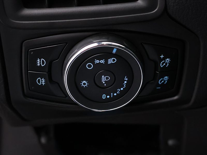 Ford Focus 1,0 EcoBoost 74kW Klima CZ - fotka 14 z 29