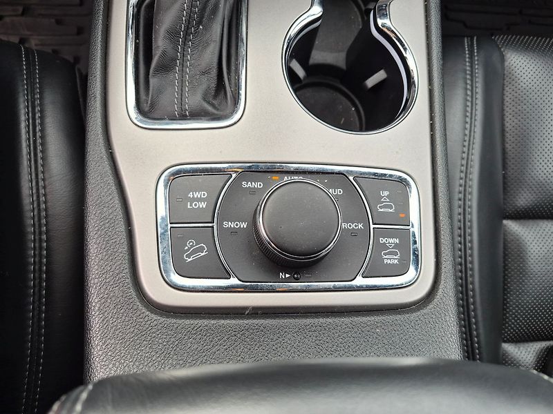 Jeep Grand Cherokee 3.0 CRD 4WD Overland - fotka 15 z 25
