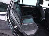Volkswagen Passat 2,0 TDI 110kW DSG Elegance - náhled 16