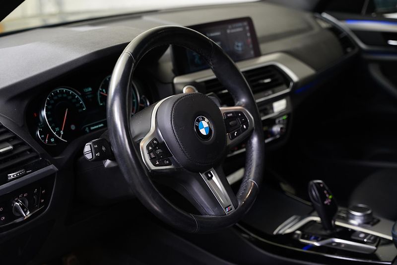BMW X3 - fotka 14 z 26