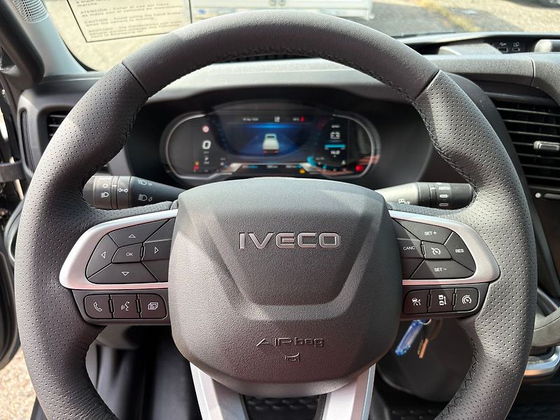 Iveco Daily (2026) 3.0AUT, 210HP, 15palet, Čelo - fotka 19 z 38