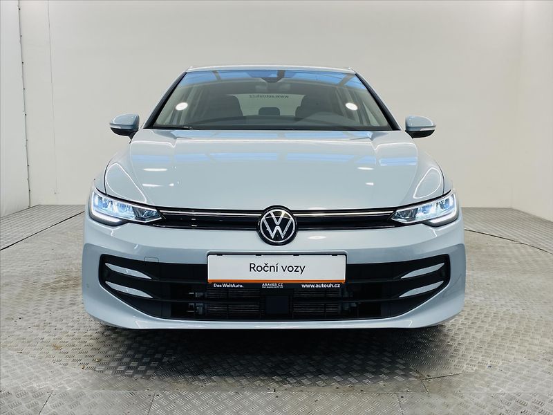 Volkswagen Golf 1,5 TSI 110 kW People - fotka 4 z 24