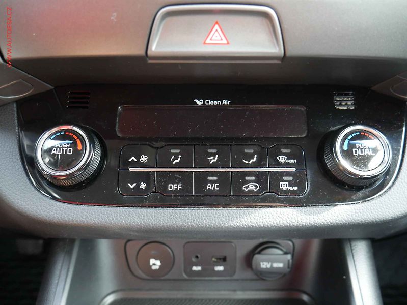 Kia Sportage (2015) 1.6GDi, 2.maj,ČR, Navi - fotka 19 z 20