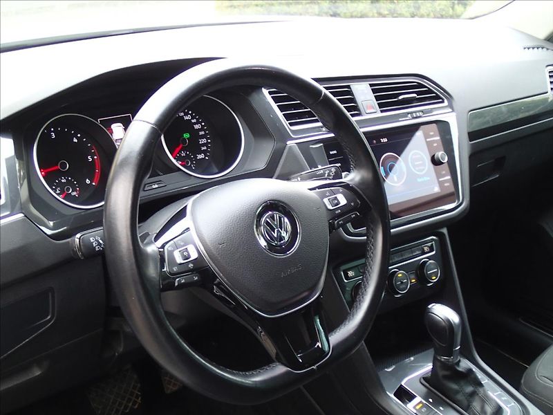 Volkswagen Tiguan 2,0 ČR, 4x4, Tažné - fotka 31 z 73