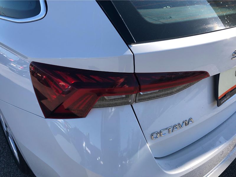 Škoda Octavia Combi 2.0 TDi DSG 7st. STYLE - fotka 27 z 29