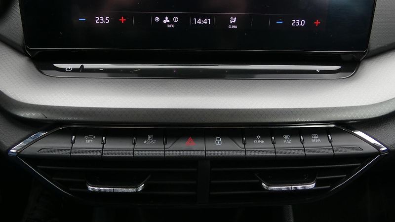 Škoda Octavia 2,0 TDI Ambition - fotka 16 z 22