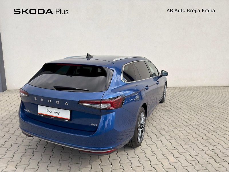 Škoda Superb (2025) COMBI 4x4 L K TD 142/2.0 A7A - fotka 2 z 40