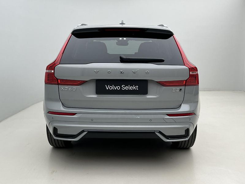 Volvo XC60 B5 AWD PLUS DARK AUT REZERVACE - fotka 12 z 44