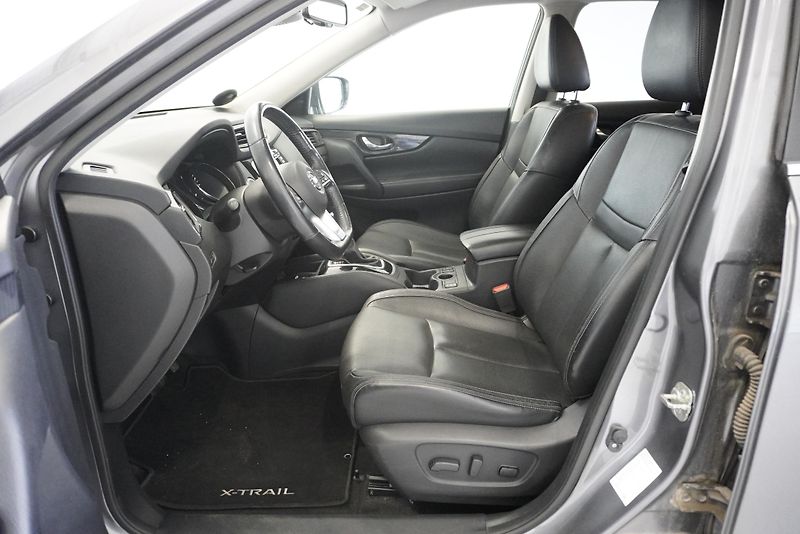 Nissan X-Trail  DIG-T 1,3i TEKNA  AUTOMAT - fotka 11 z 32