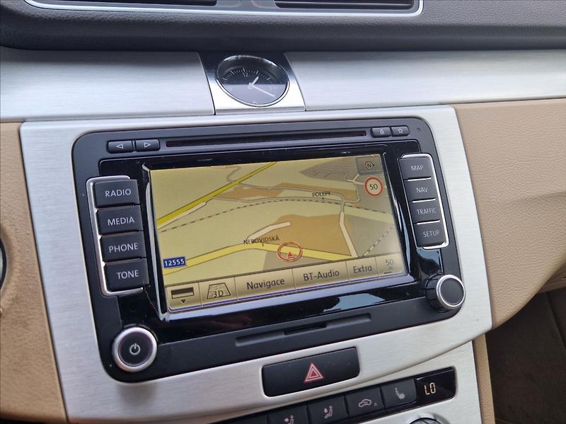 Volkswagen Passat 2,0 TDi 4MOTION KŮŽE KAMERA - fotka 28 z 37